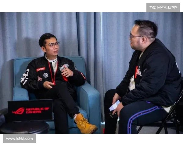 赛事总监和主教练